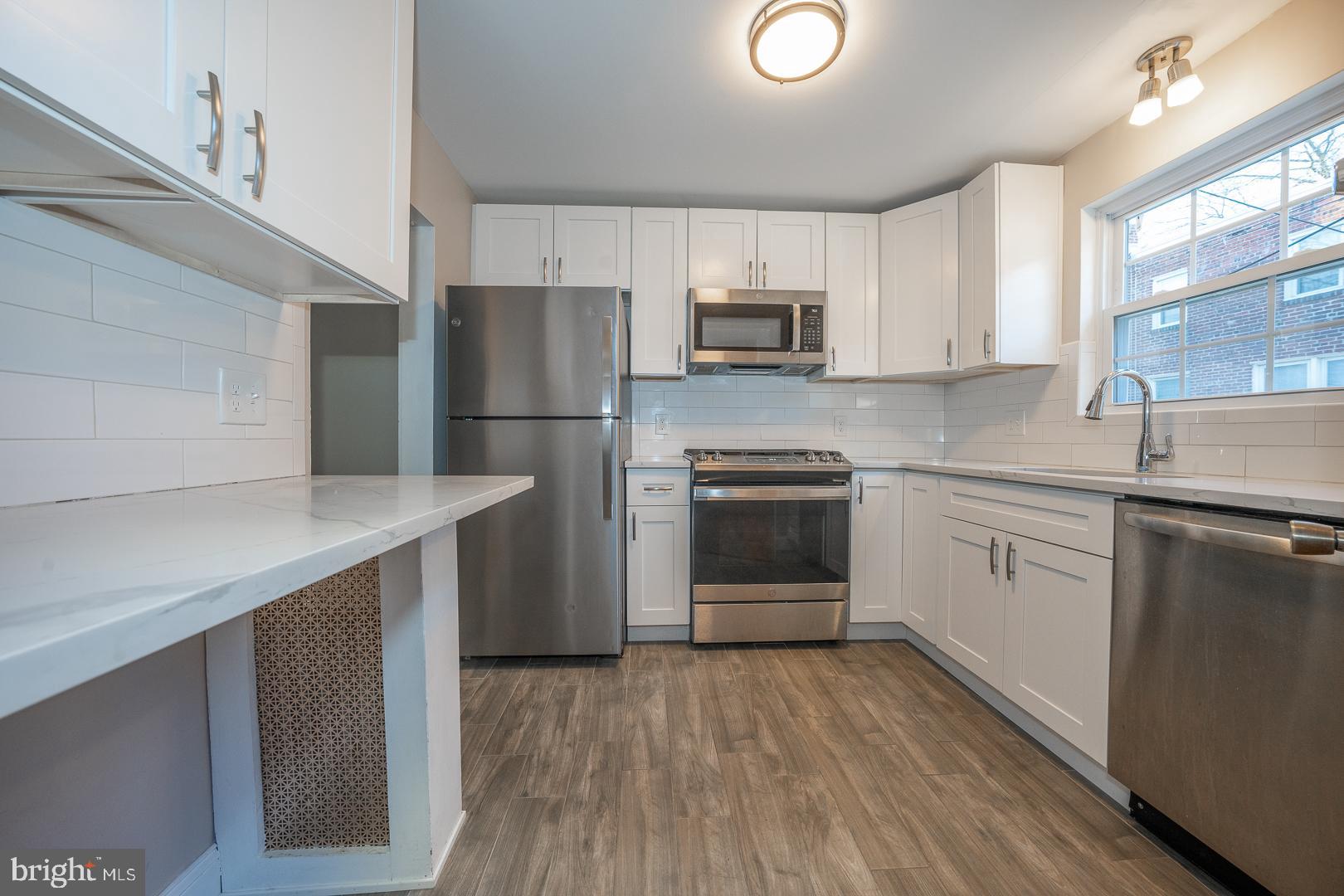 7252 Lamport Road Upper Darby, PA 19082 - Photo 17 of 43