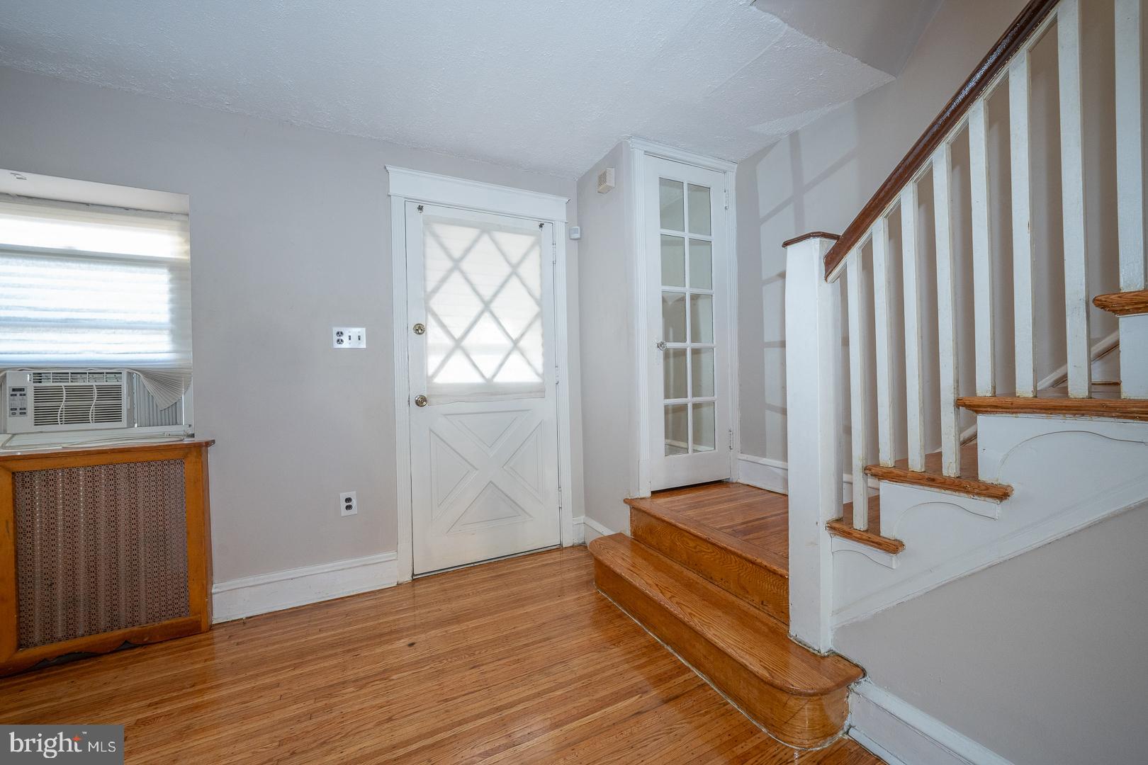 7252 Lamport Road Upper Darby, PA 19082 - Photo 5 of 43