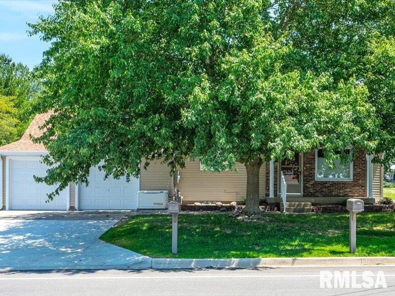 105 Main Street Roanoke, IL 61561 - Photo 5 of 46