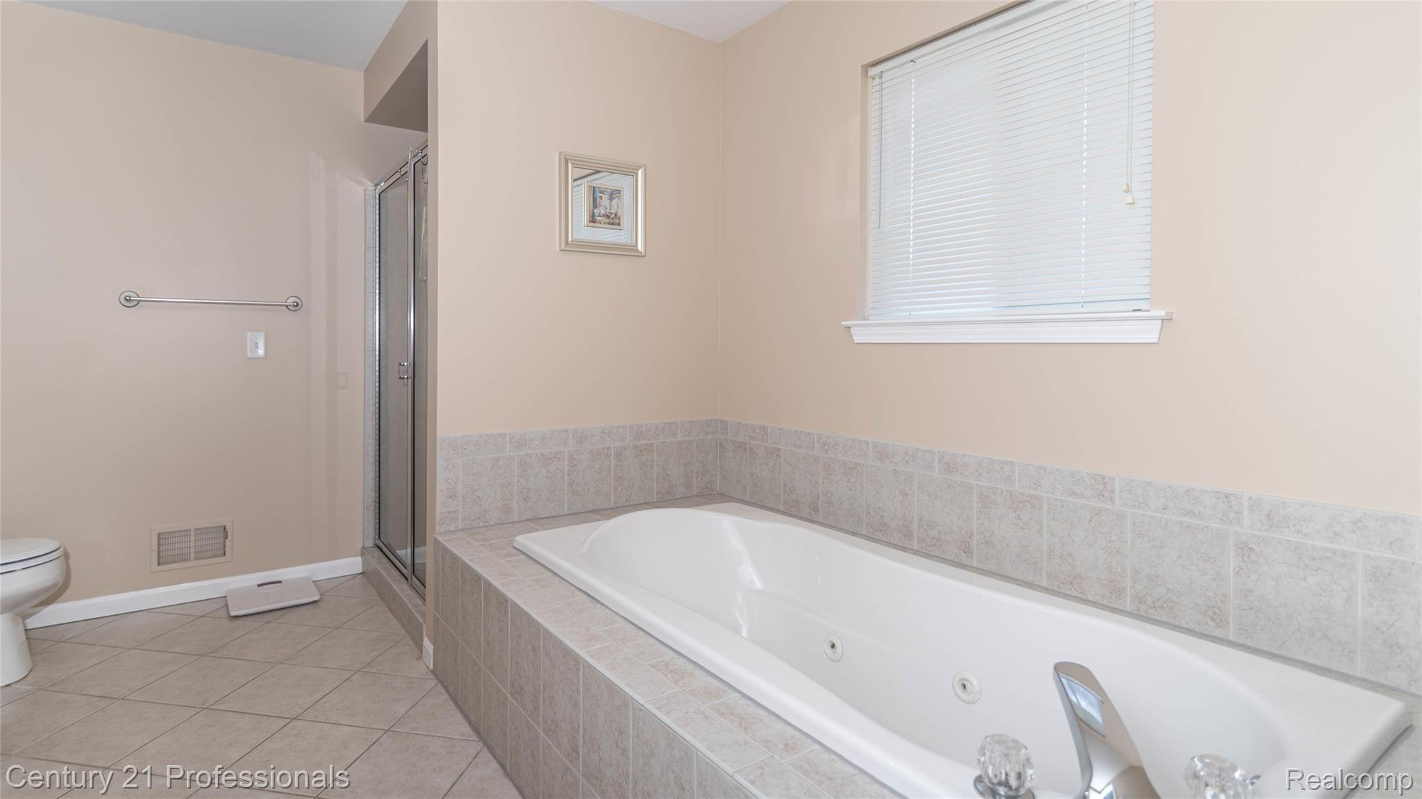 2974 Walbridge Drive Rochester, MI 48307 - Photo 44 of 82 0432200093795_31.jpg