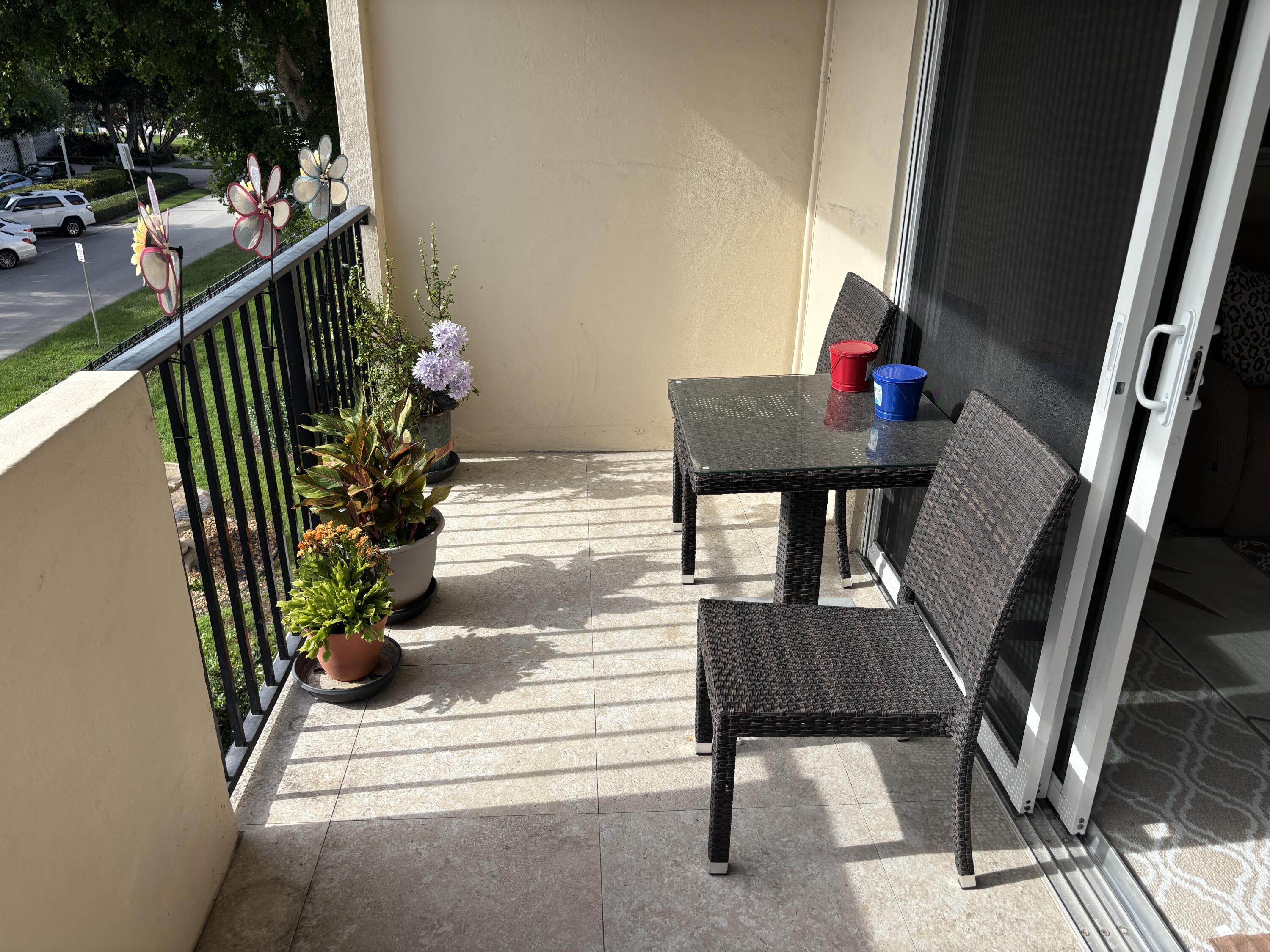 1000 Spanish River Road, Unit 3C Boca Raton, FL 33432 - Photo 8 of 21 PRIVATE PATIO