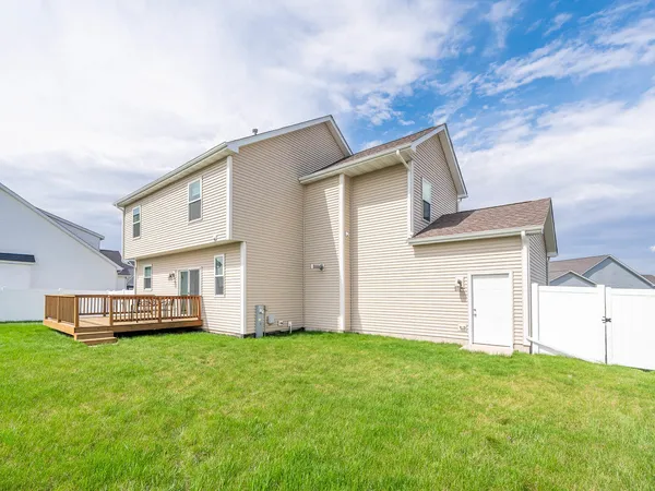 $419,900 | 2251 Coventry Circle South, Sycamore, IL 60178