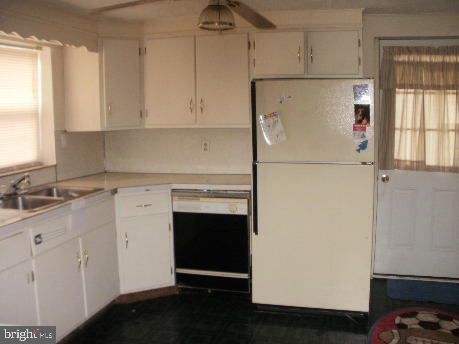 23 Elk Mills Road Elkton, MD 21921 - Photo 5 of 6 KITCHEN HAS SEPARATE DINING AREA
