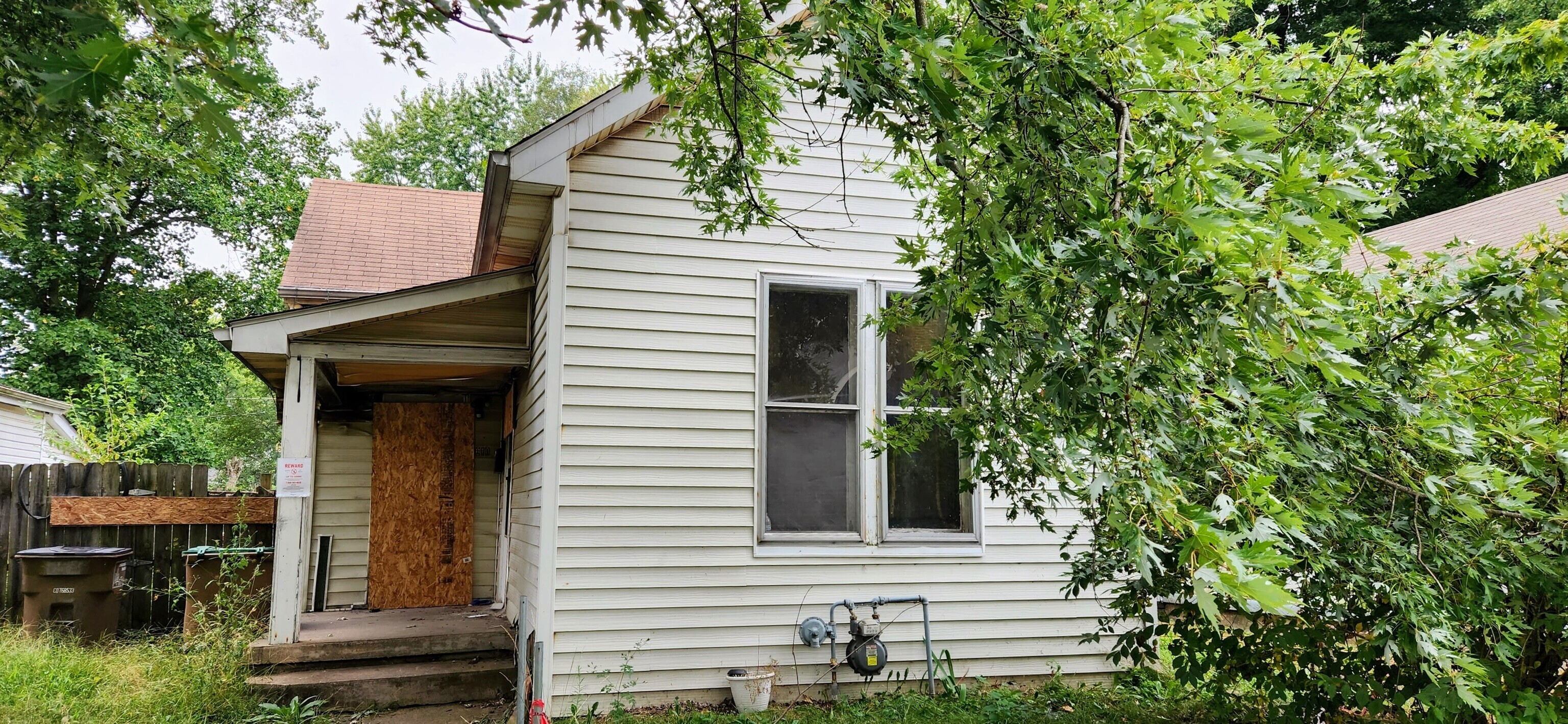 1010 California Street Columbus, IN 47201 - Photo 1 of 5