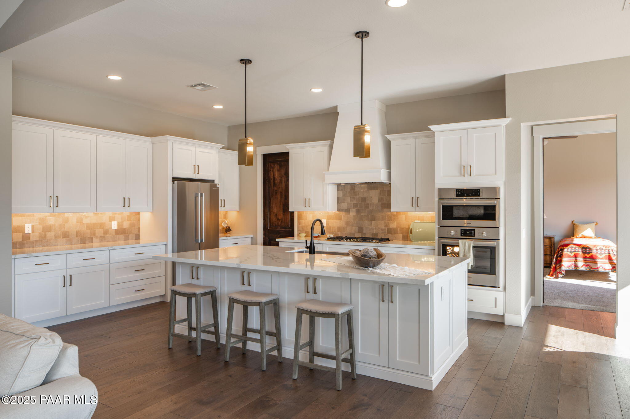 25-web-or-mls-9830-n-american-ranch-rd