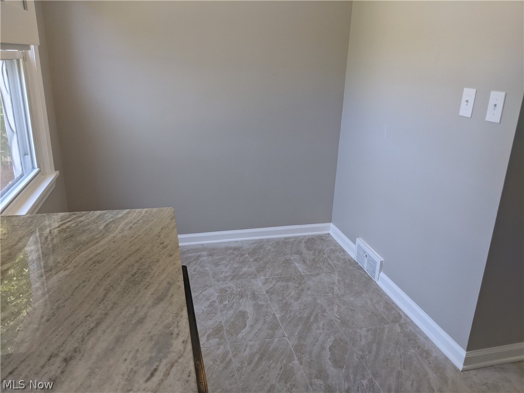 3859 Covington Road South Euclid, OH 44121 - Photo 10 of 35