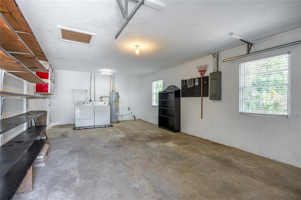113 Browns Road San Mateo, FL 32187 - Photo 24 of 36 a view of a electric appliances in kitchen and empty room