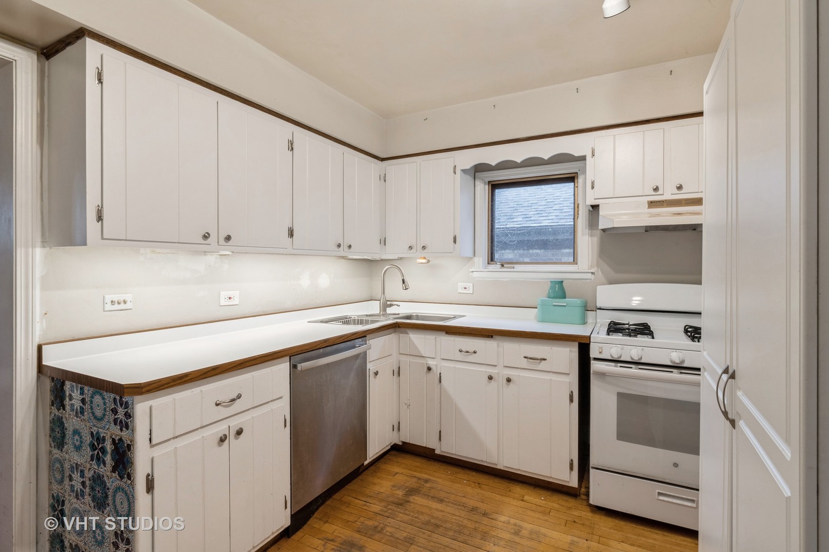 1430 Lahon Street Park Ridge, IL 60068 - Photo 3 of 14 Gallery Image 3