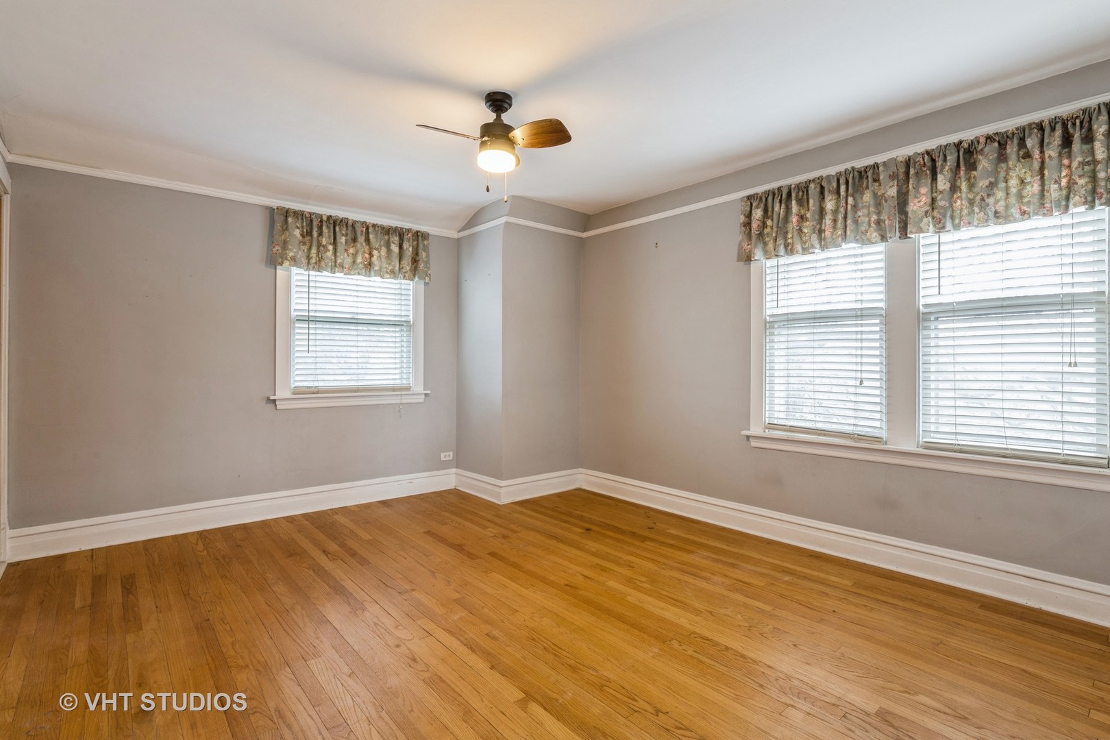 1430 Lahon Street Park Ridge, IL 60068 - Photo 8 of 14 Gallery Image 8