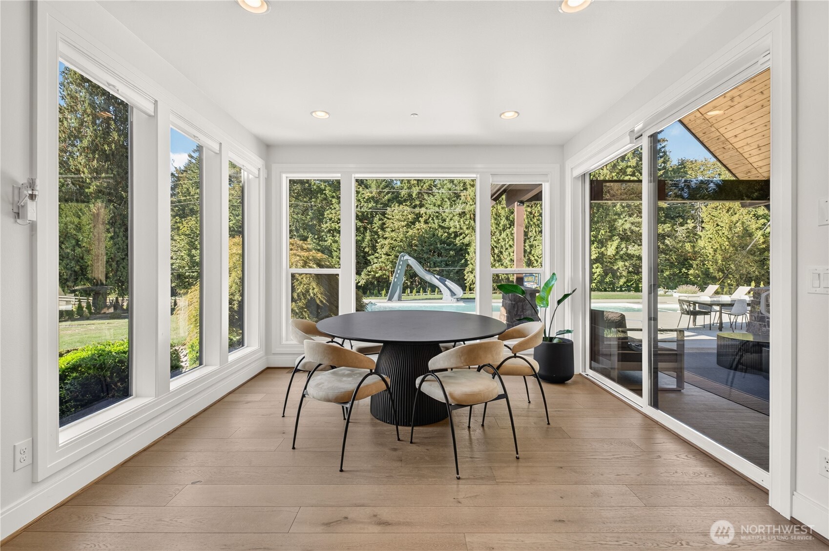 11302 152nd Avenue Southeast Renton, WA 98059 - Photo 33 of 39 Gallery Image 33