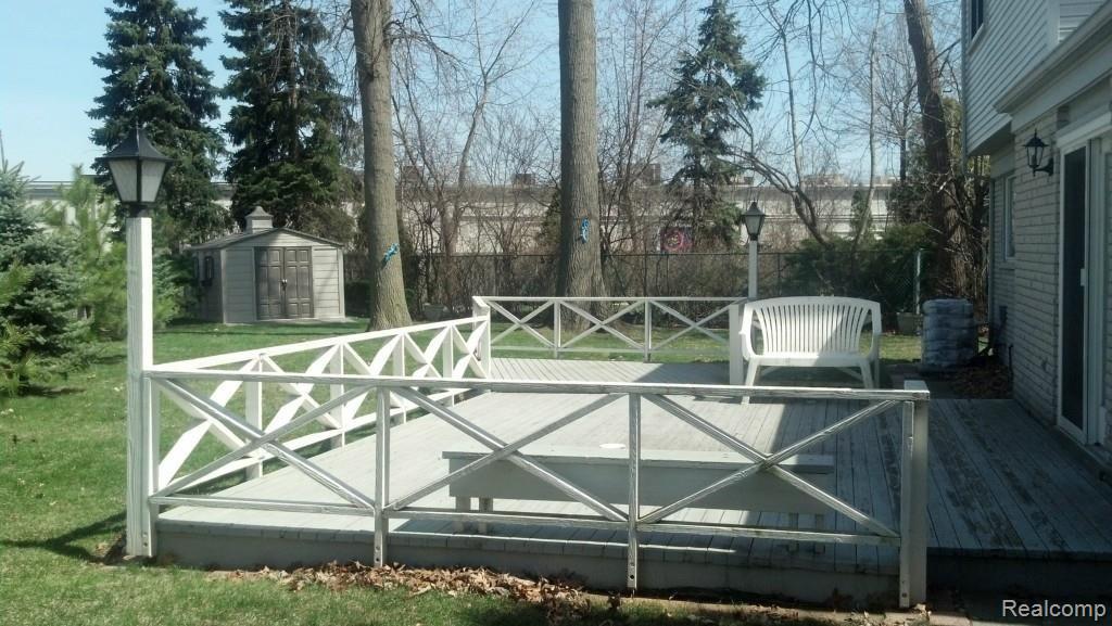19193 Wedgewood Road Riverview, MI 48193 - Photo 5 of 15 13w.jpg