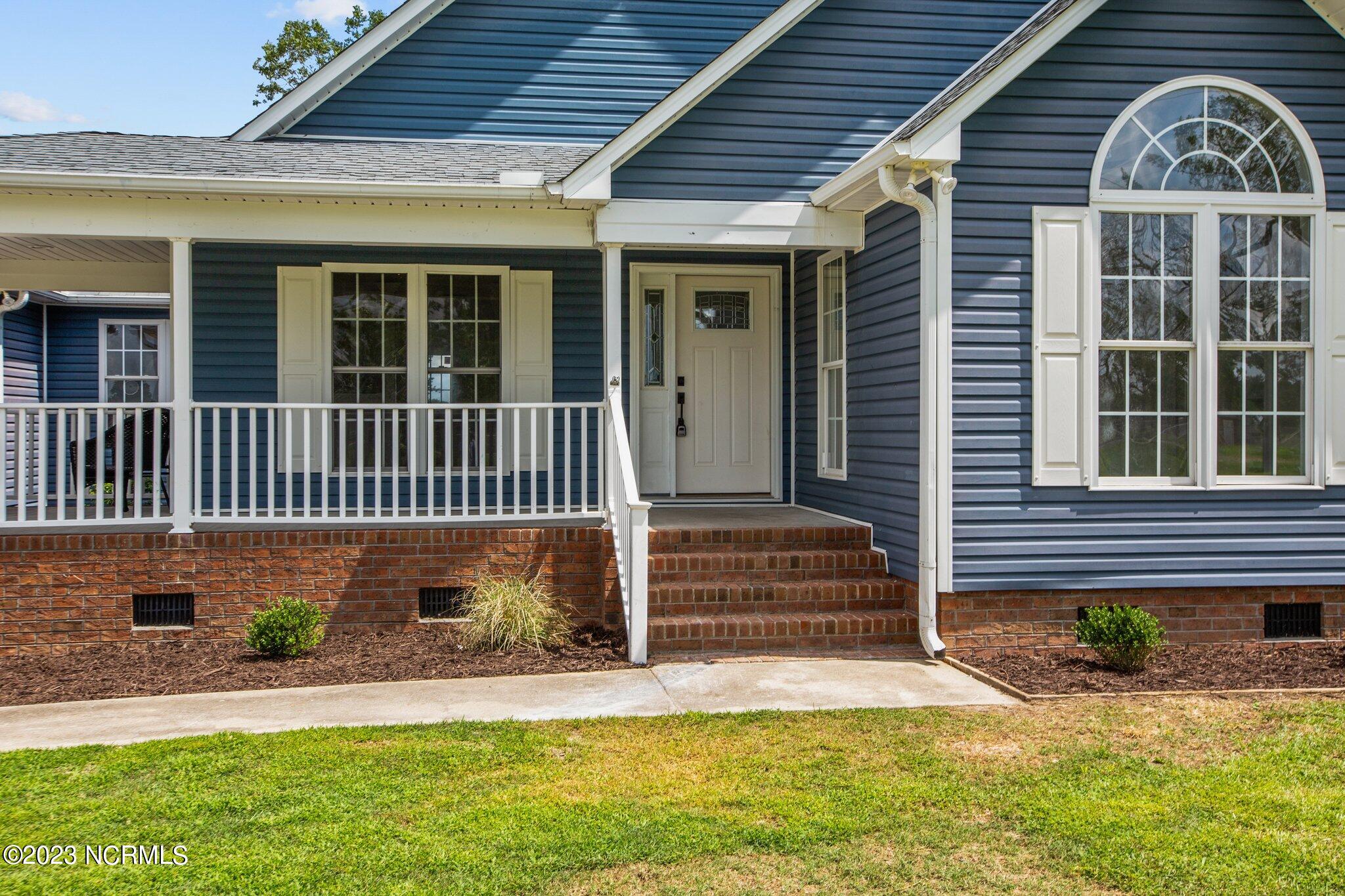 229 Clarks Neck Road Washington, NC 27889 - Photo 3 of 43 Front Porch