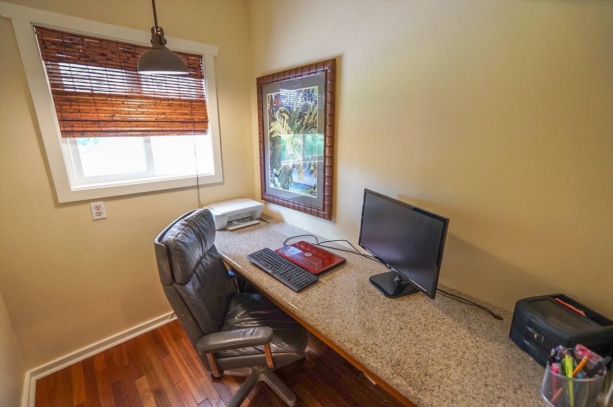 6410 Puupilo Road, Unit A1 Kapaa, HI 96746 - Photo 15 of 19 a workspace with furniture and window