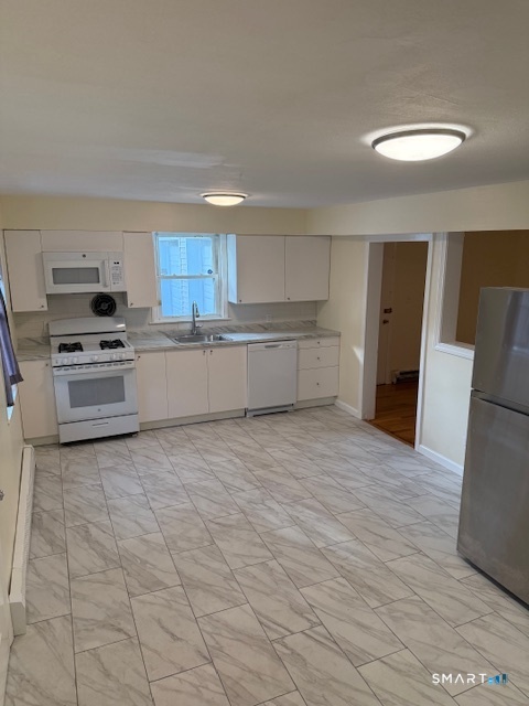 125 High Ridge Drive Bridgeport, CT 06606 - Photo 2 of 7