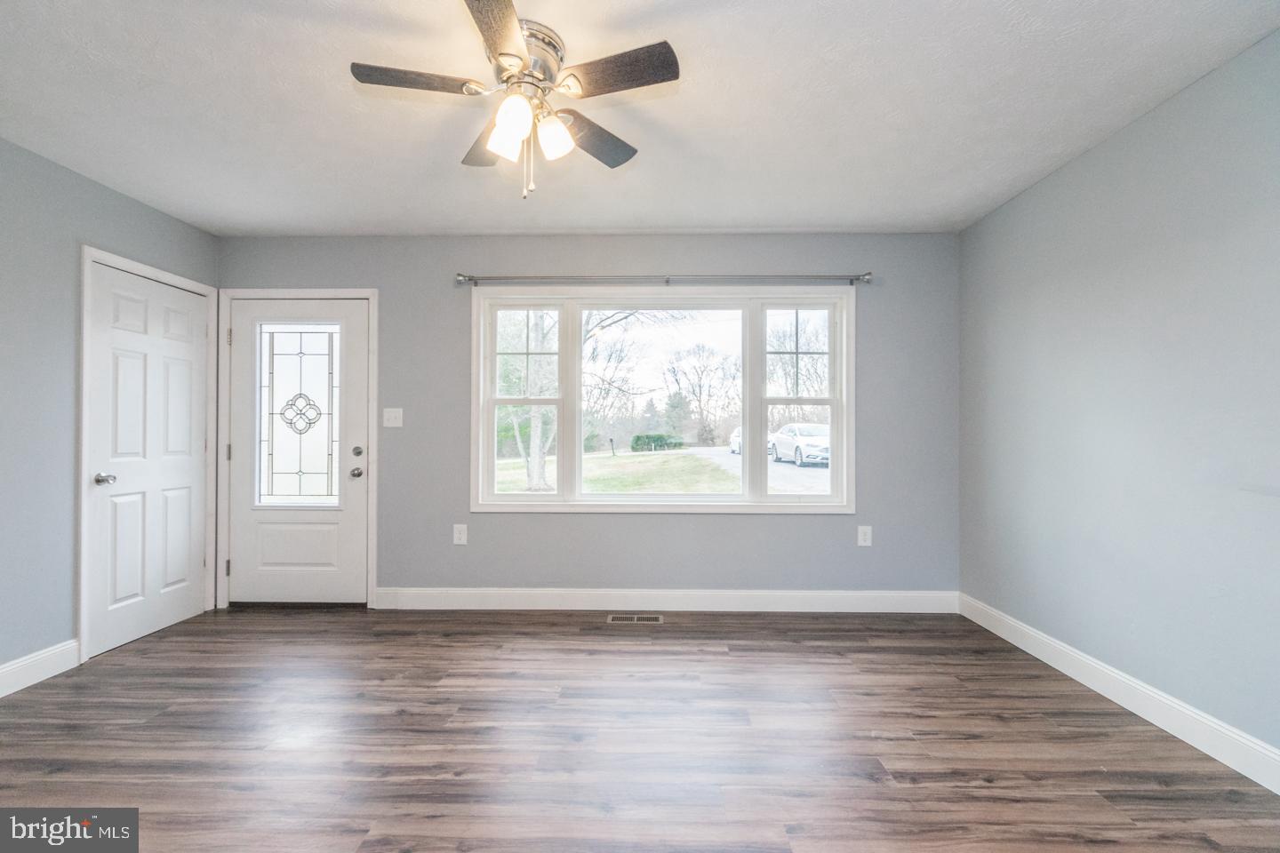1035 Rest Church Road Clear Brook, VA 22624 - Photo 4 of 31 Living room