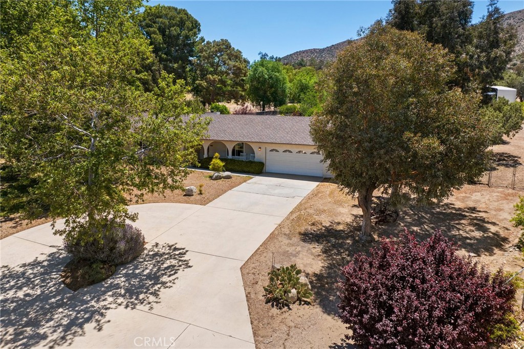 2532 Briar Glen Road Acton, CA 93510 - Photo 35 of 48 a view of a backyard with plants