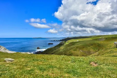 $900,000 | 53 Ocean View Avenue, Dillon Beach, CA 94929