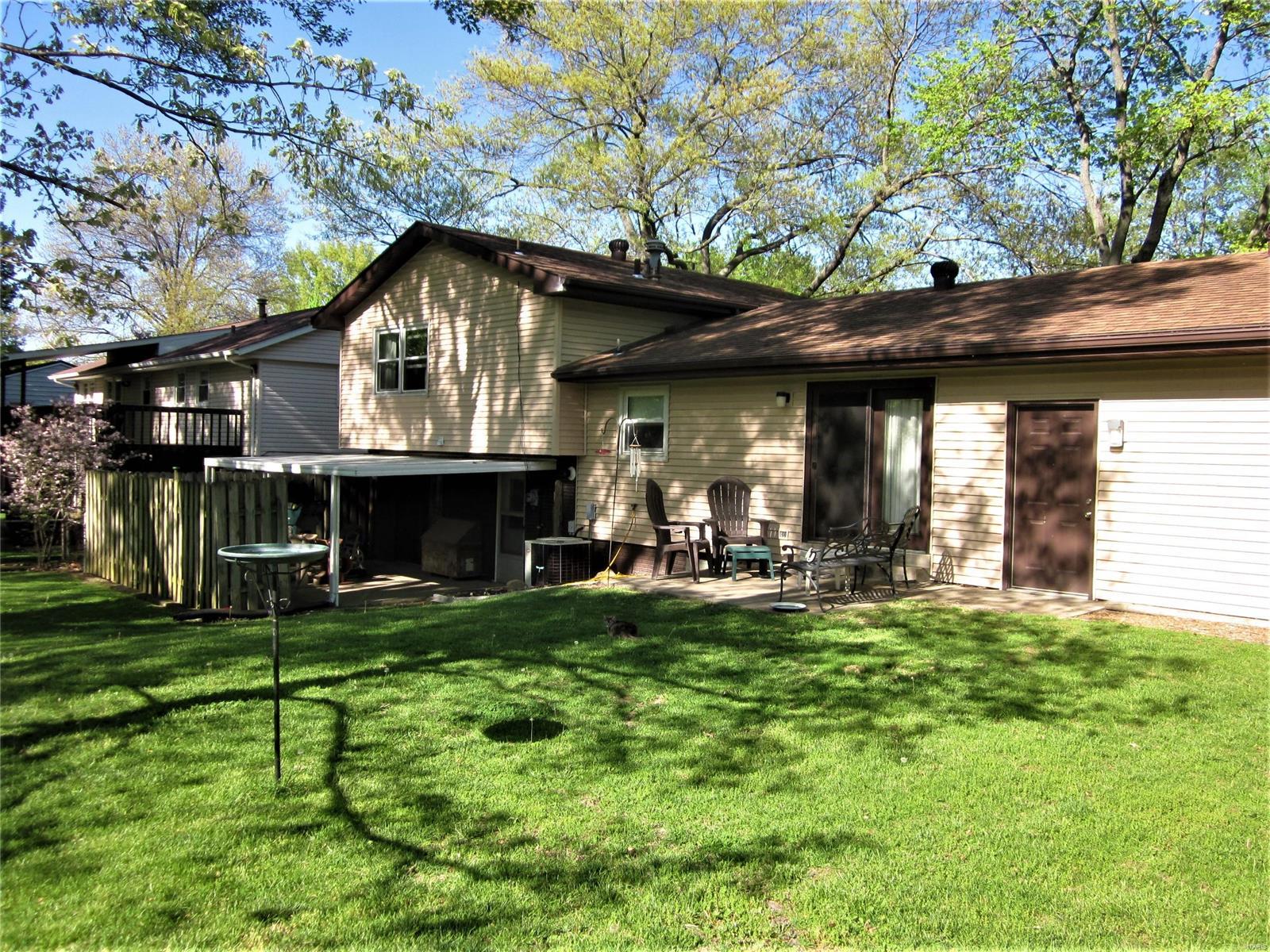 425 Stone River Road Belleville, IL 62221 - Photo 14 of 57