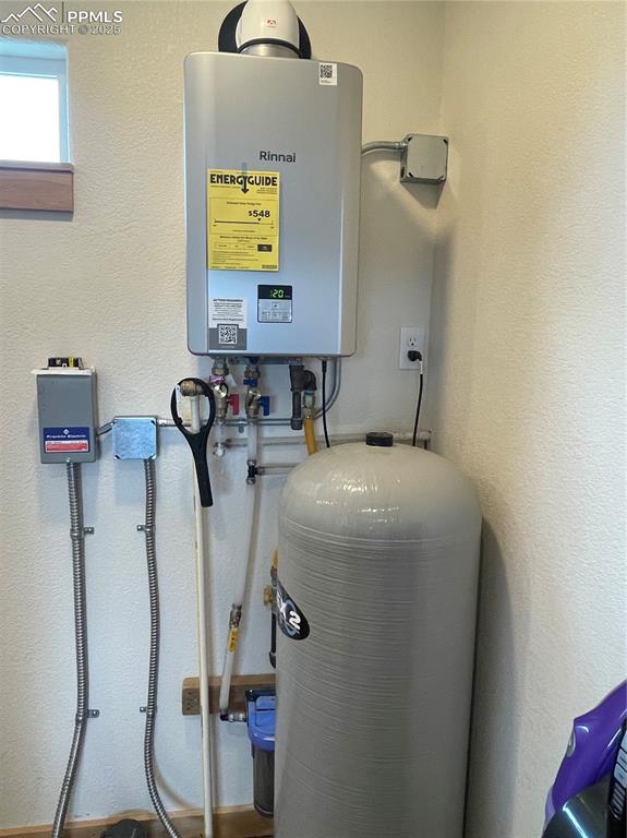 291 Junkins Loop Westcliffe, CO 81252 - Photo 20 of 41 a bathroom with a sink and mirror
