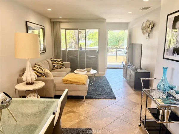 $2,650 | 510 North Villa Court, Palm Springs, CA 92262