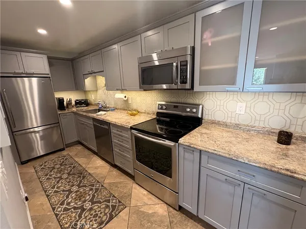 $2,650 | 510 North Villa Court, Palm Springs, CA 92262