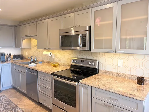 $2,650 | 510 North Villa Court, Palm Springs, CA 92262