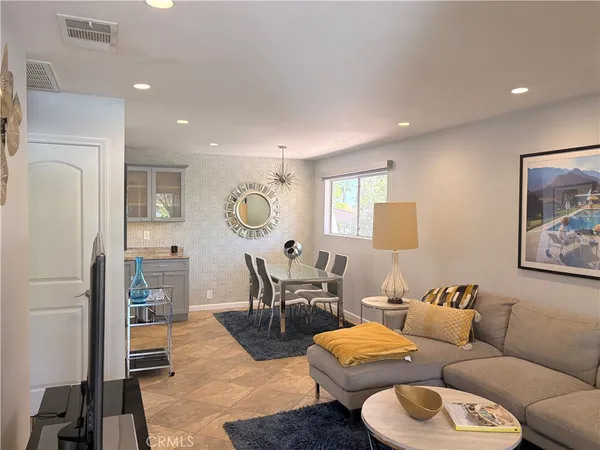 $2,650 | 510 North Villa Court, Palm Springs, CA 92262