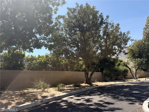 $2,650 | 510 North Villa Court, Palm Springs, CA 92262