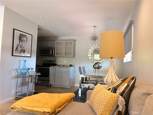 $2,650 | 510 North Villa Court, Palm Springs, CA 92262