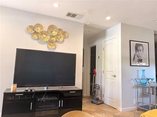 $2,650 | 510 North Villa Court, Palm Springs, CA 92262