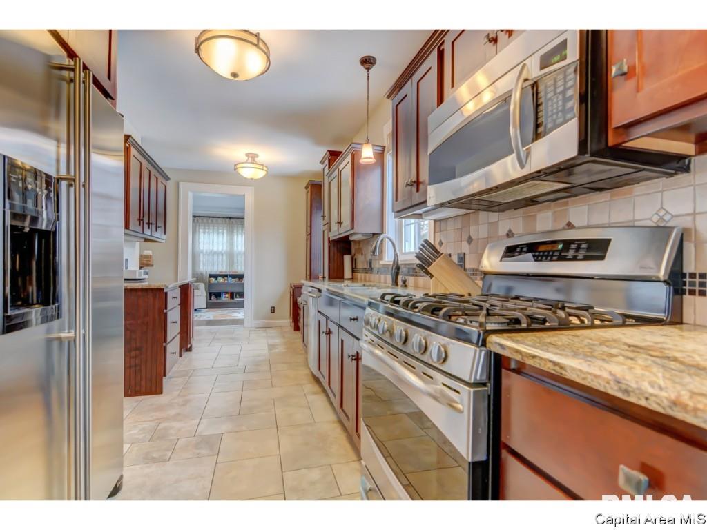 1045 Williams Boulevard Springfield, IL 62704 - Photo 9 of 31 Gallery Image 9
