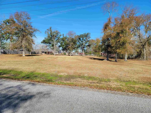 $39,500 | Debra Ln Ln Lake, Lake Charles, LA 70611