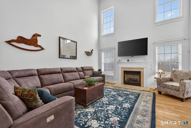 $669,900 | 185 Country Club Drive, Unit 185, Oxford, CT 06478