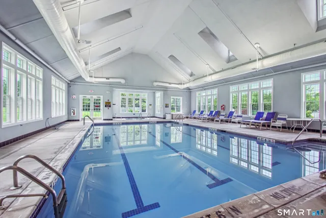 $669,900 | 185 Country Club Drive, Unit 185, Oxford, CT 06478