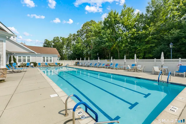 $669,900 | 185 Country Club Drive, Unit 185, Oxford, CT 06478