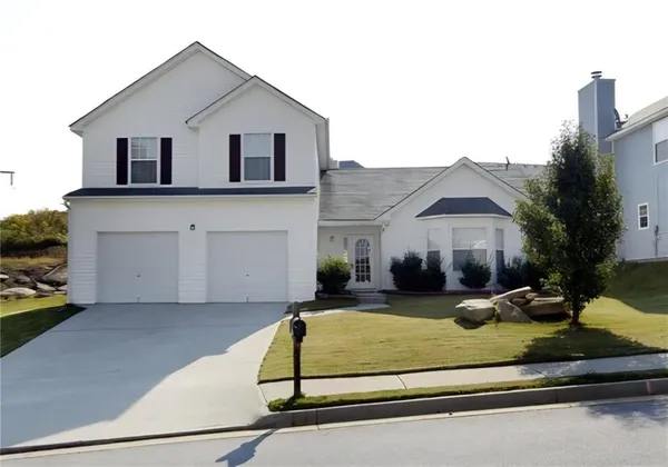 $2,000 | 5420 Sapphire Circle, Ellenwood, GA 30294