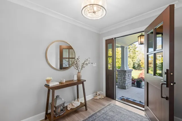 a view of a livingroom with furniture