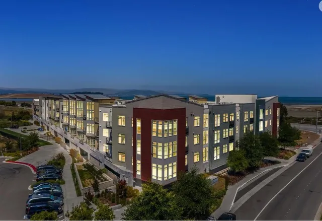 $1,080,000 | 400 Mariners Island Boulevard, Unit 215, San Mateo, CA 94404