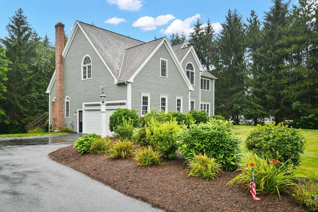 17 Daniel Shays Road Hopkinton, MA 01748 - Photo 2 of 41 Gallery Image 2