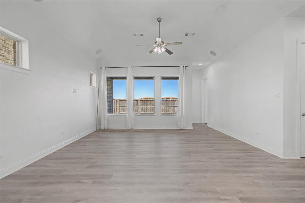 523 Paddock Way Irving, TX 75039 - Photo 10 of 36