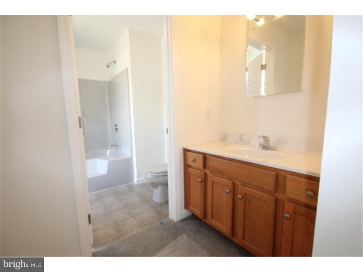 525 Ridge Avenue Hamilton, NJ 08610 - Photo 13 of 25 Bathroom