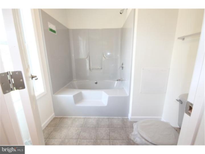 525 Ridge Avenue Hamilton, NJ 08610 - Photo 14 of 25 Bathroom