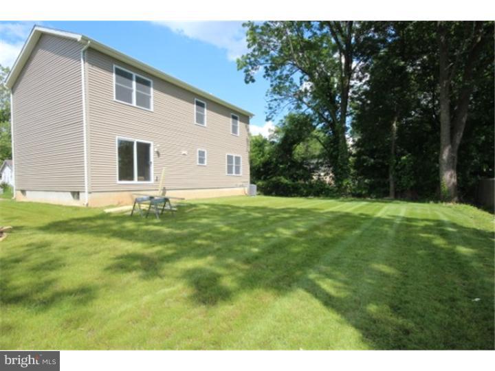 525 Ridge Avenue Hamilton, NJ 08610 - Photo 20 of 25 Exterior Back