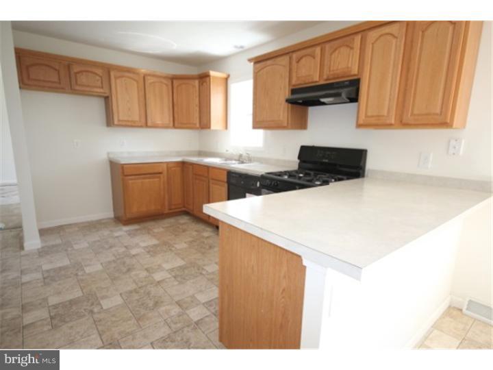 525 Ridge Avenue Hamilton, NJ 08610 - Photo 3 of 25 Kitchen