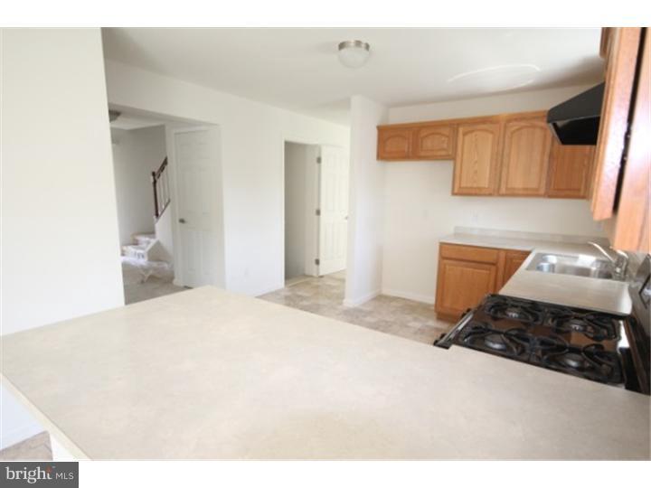 525 Ridge Avenue Hamilton, NJ 08610 - Photo 4 of 25 Kitchen