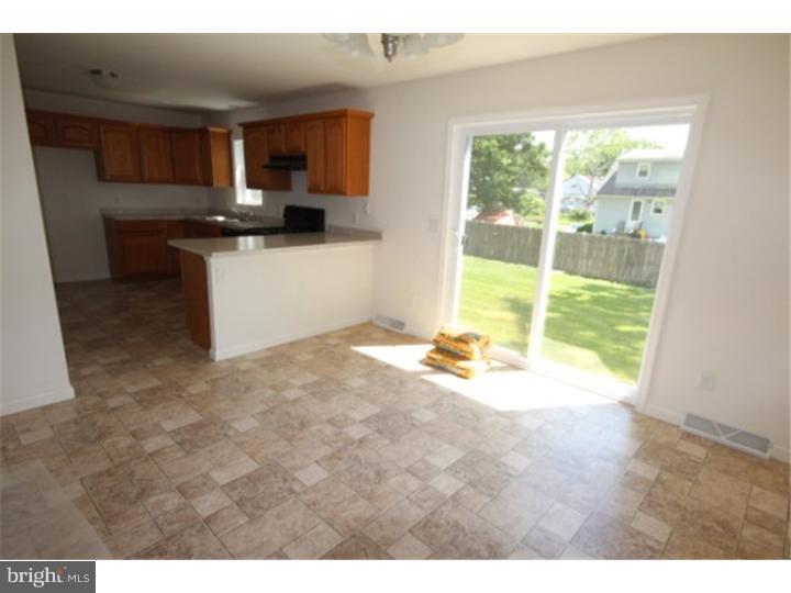 525 Ridge Avenue Hamilton, NJ 08610 - Photo 5 of 25 Dining Room