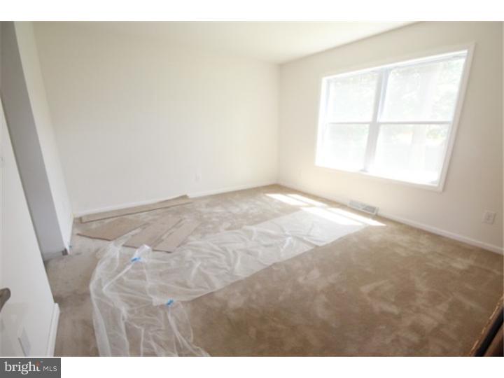 525 Ridge Avenue Hamilton, NJ 08610 - Photo 8 of 25 Family Room
