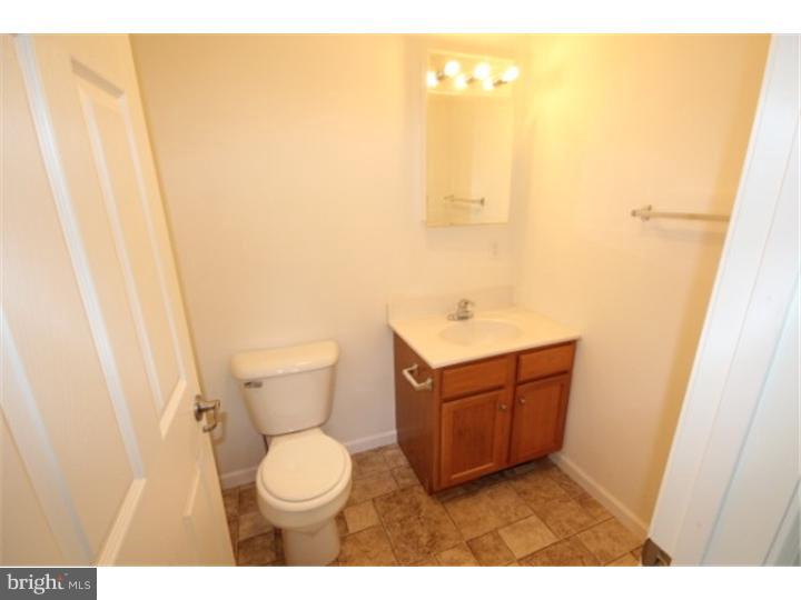 525 Ridge Avenue Hamilton, NJ 08610 - Photo 9 of 25 Bathroom
