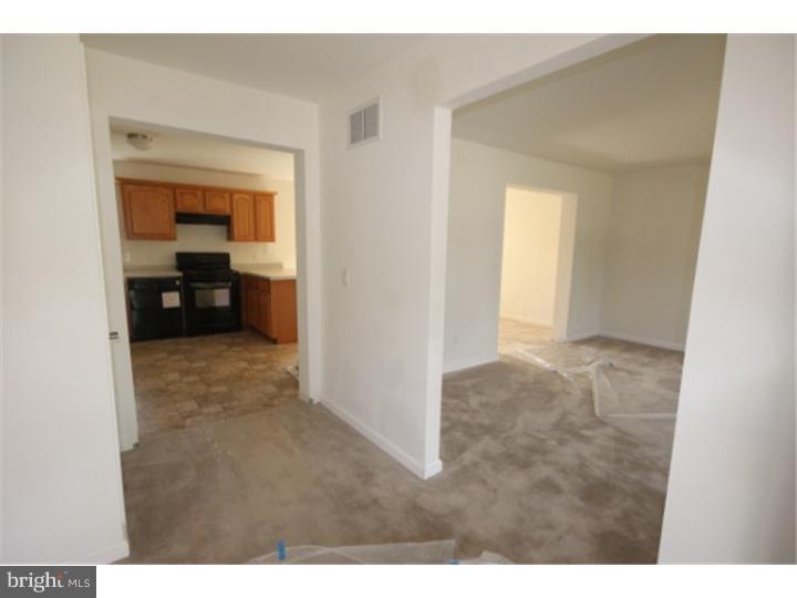 525 Ridge Avenue Hamilton, NJ 08610 - Photo 10 of 25 Foyer