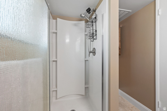 2370 Quail Run Circle East Sandy, UT 84093 - Photo 28 of 54 Bathroom